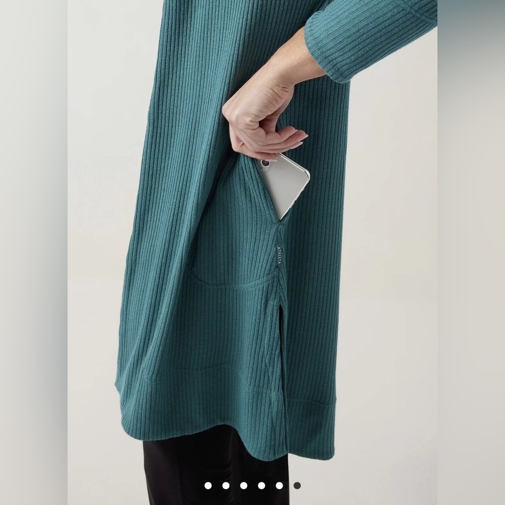 *SHOP CLOSING 4/26* Athleta Harmony Pose Wrap Teal M - Picture 3 of 5